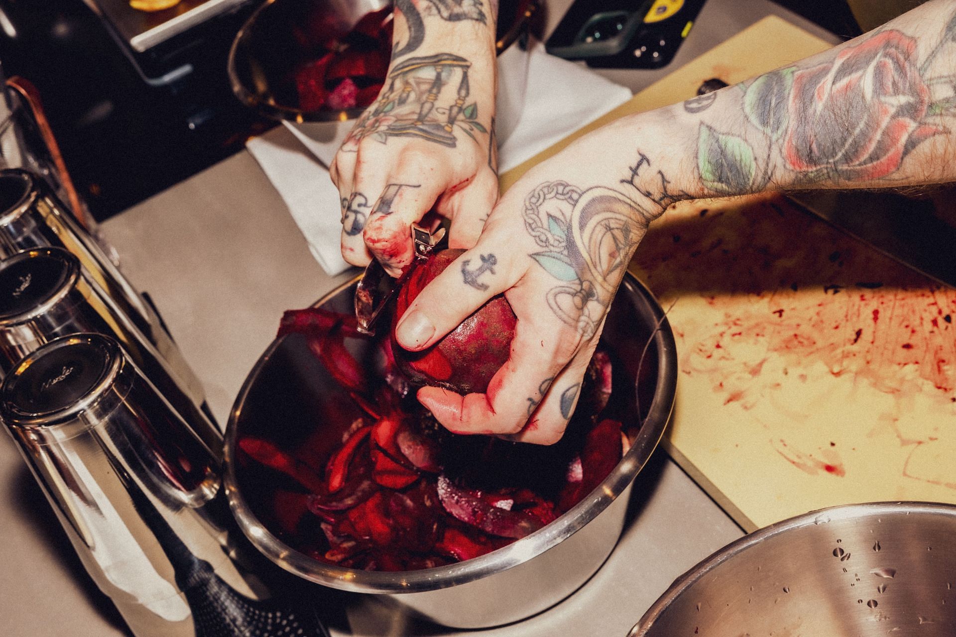 Vegetable peels (Image via Unsplash/Edward)